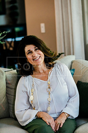 laura.headshots.527