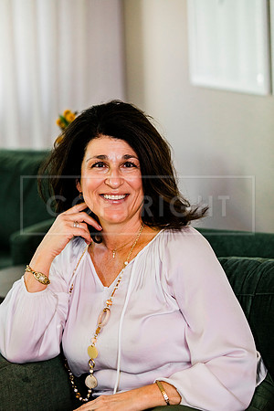 laura.headshots.537