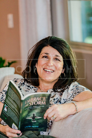 laura.headshots.601