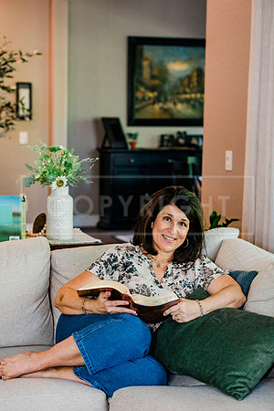 laura.headshots.616
