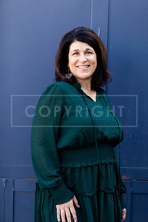 laura.headshots.705