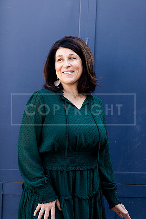 laura.headshots.709