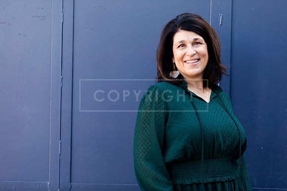 laura.headshots.712