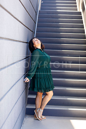 laura.headshots.715