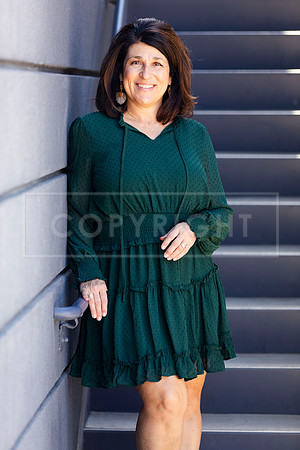 laura.headshots.727