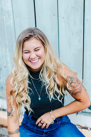 fave.senior-pics-SO142