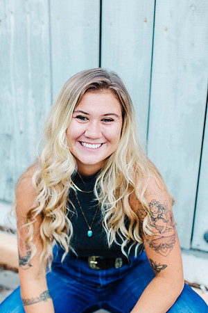fave.senior-pics-SO143