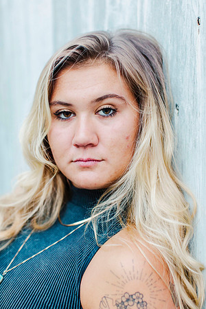 fave.senior-pics-SO130