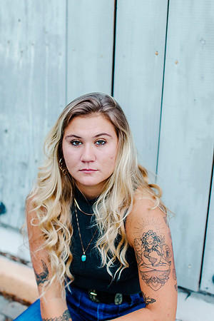 fave.senior-pics-SO150